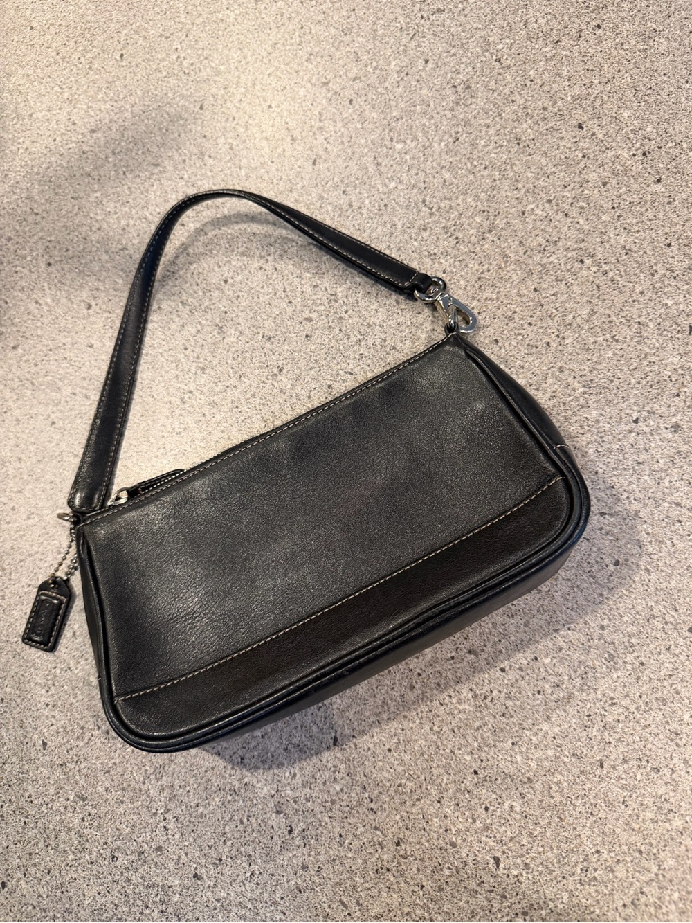 Coach VINTAGE Hamptons Y2K G21-7785 / Black with Silver hardware